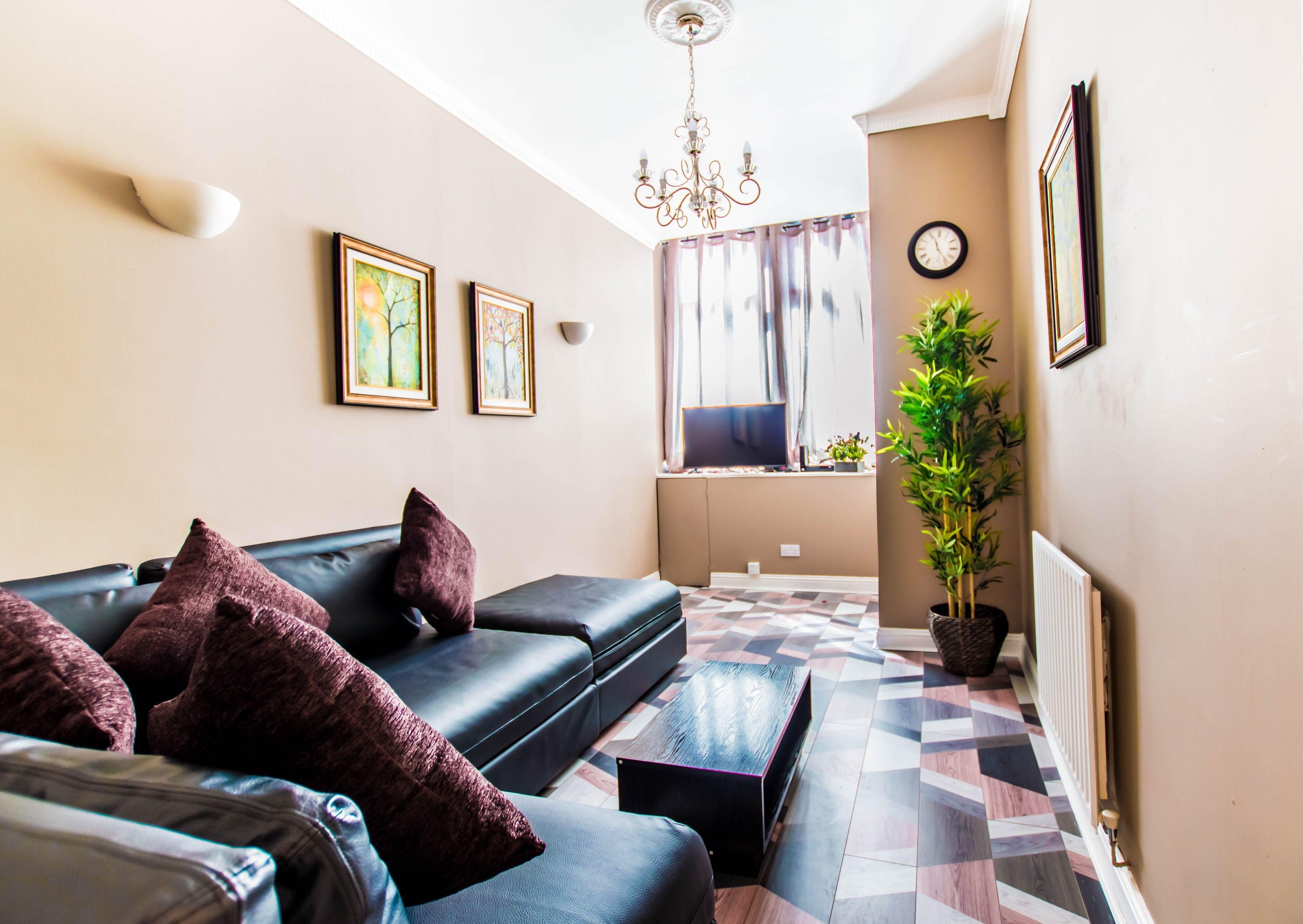 Montgomery Apartments - Crighton — Photos 3